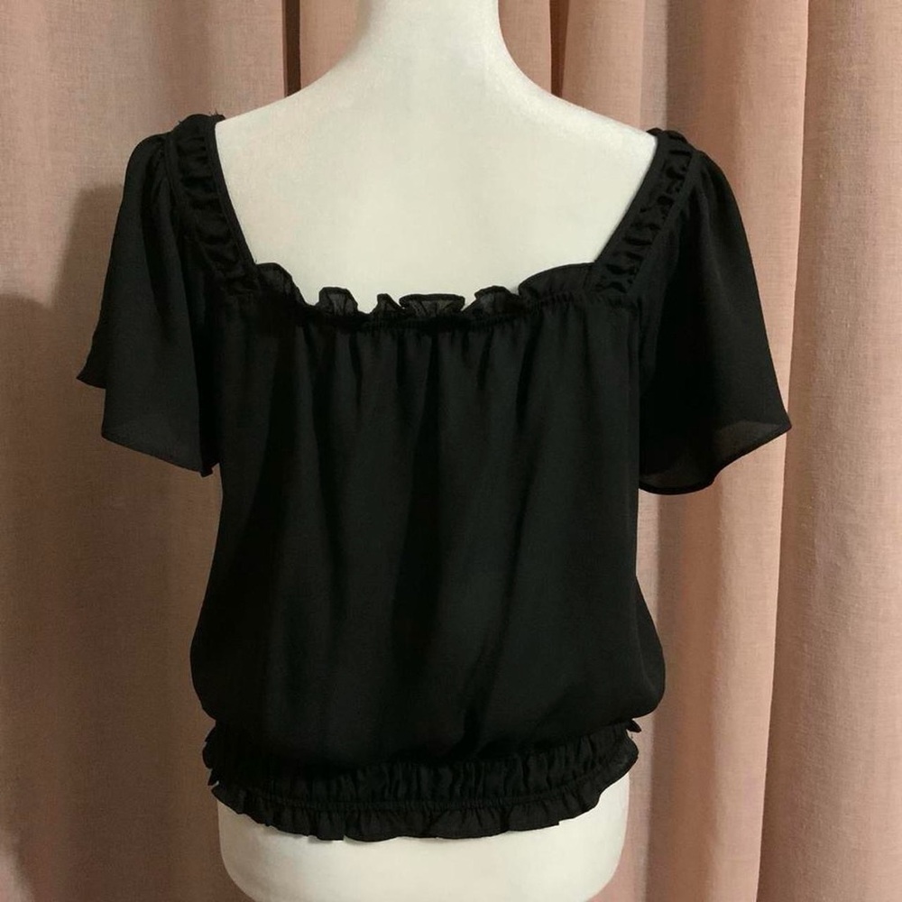 Black Y2K Ruffle Crop Top - Picture 2 of 4